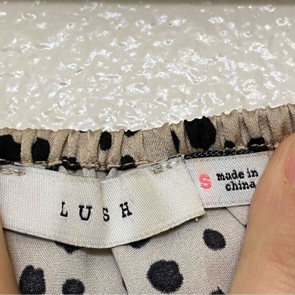 LUSH cream blouse crop long sleeve black dots button front  off the shoulder-S - Picture 4 of 10
